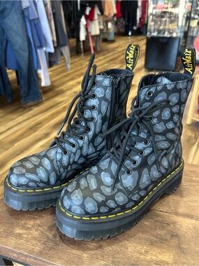 Dr.Martens Jadon Boot Leopard Print Platforms